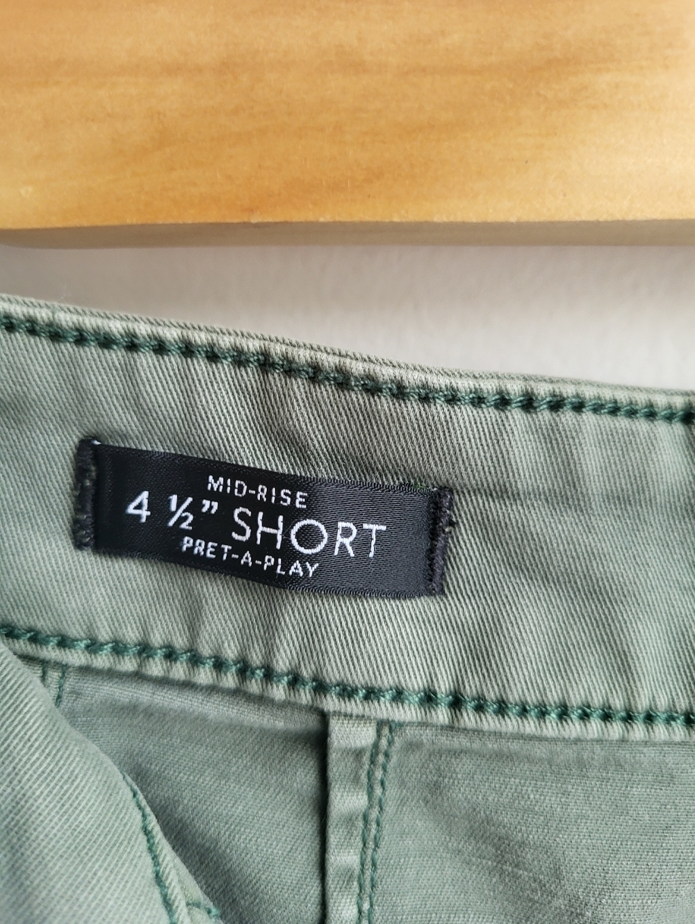 WHBM Pret-a-Play Casual Olive Green Women's Cargo Shorts - Picture 3 of 10
